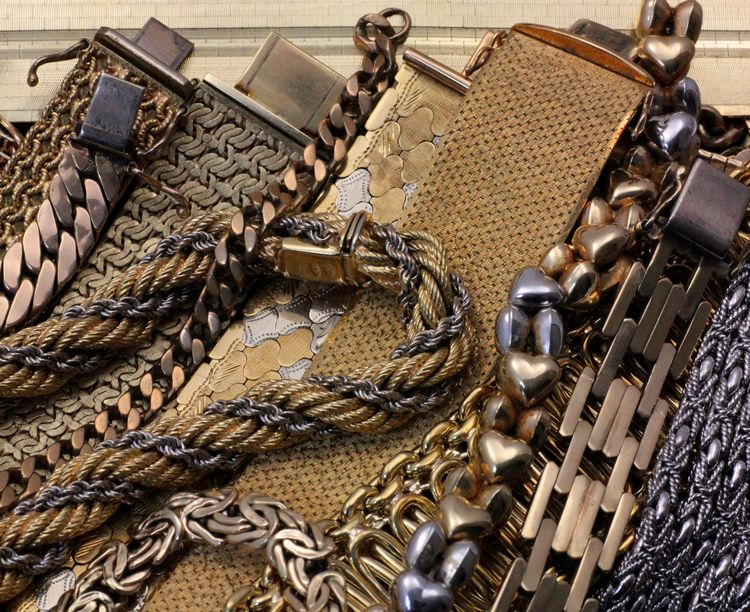 goldene Armbänder goldene Armbänder