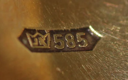 Gelbgold Punzierung